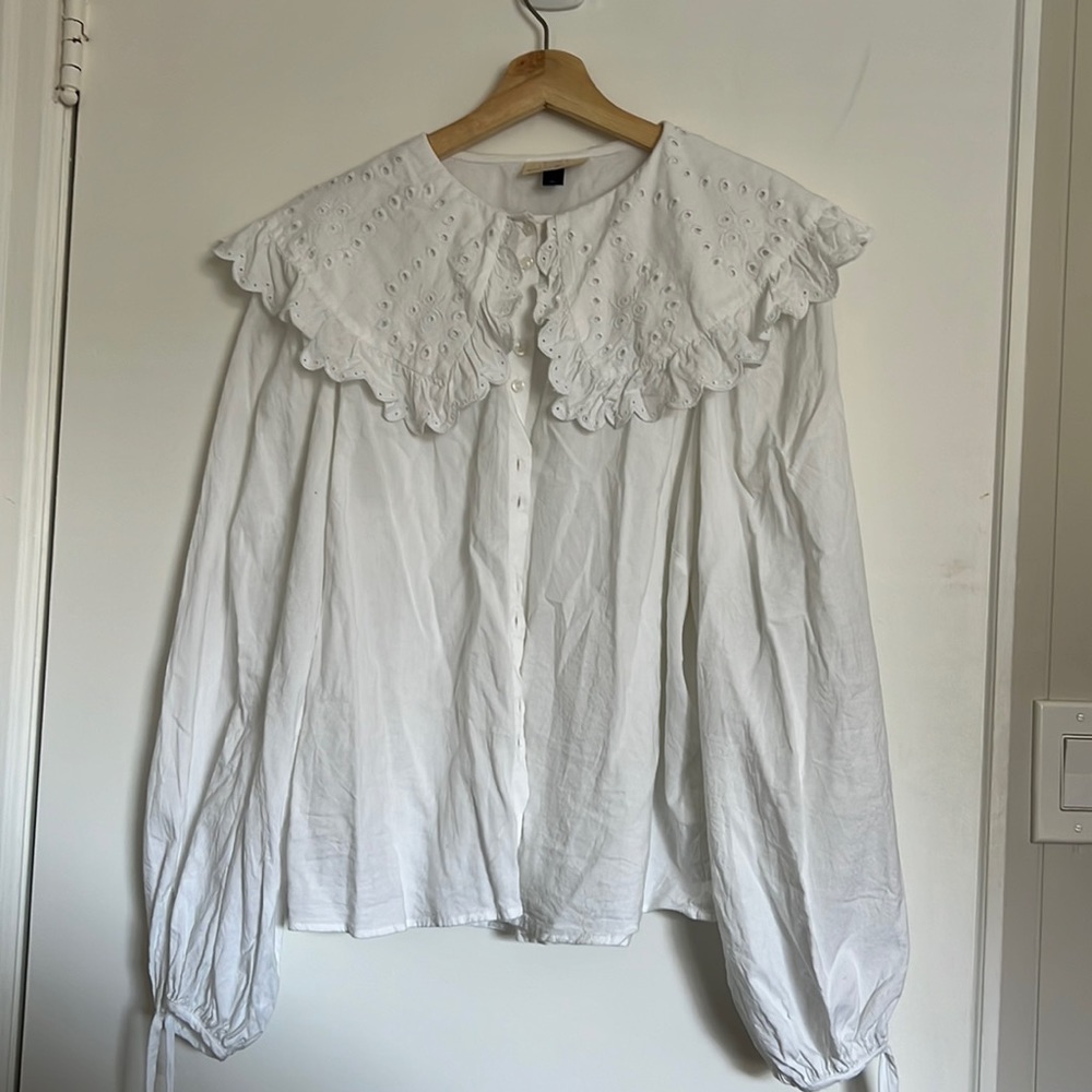 Universal Thread Exaggerated Collar Top